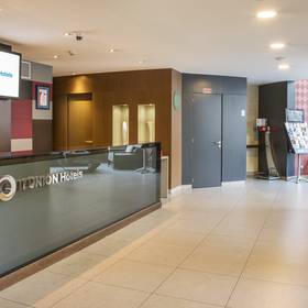 Recepção Hotel ILUNION Auditori Barcelona Recepção Hotel ILUNION Auditori Barcelona