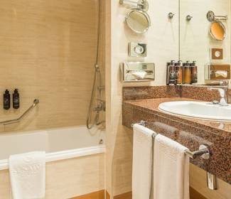 Quarto duplo Hotel ILUNION Les Corts – Spa Barcelona Quarto duplo Hotel ILUNION Les Corts – Spa Barcelona