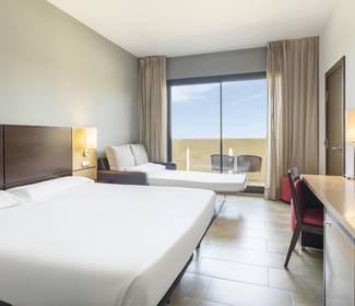 Quarto duplo com crianças Hotel ILUNION Calas de Conil Conil de la Frontera Quarto duplo com crianças Hotel ILUNION Calas de Conil Conil de la Frontera