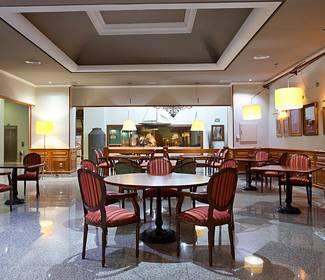 Restaurante e piano bar Hotel ILUNION Les Corts – Spa Barcelona Restaurante e piano bar Hotel ILUNION Les Corts – Spa Barcelona