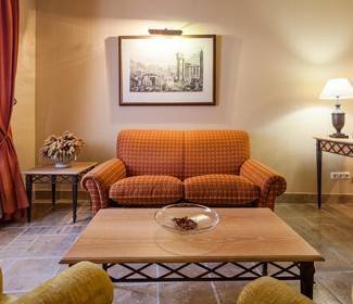 Quarto junior suite Hotel ILUNION Mérida Palace