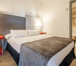 Quarto duplo Hotel ILUNION Romareda Saragoça Quarto duplo Hotel ILUNION Romareda Saragoça