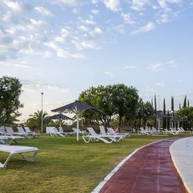 Piscina Hotel ILUNION Alcora Sevilla Sevilha Piscina Hotel ILUNION Alcora Sevilla Sevilha