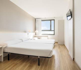 Quarto triplo (2 adultos + 1 criança) Hotel ILUNION Valencia 3 Quarto triplo (2 adultos + 1 criança) Hotel ILUNION Valencia 3