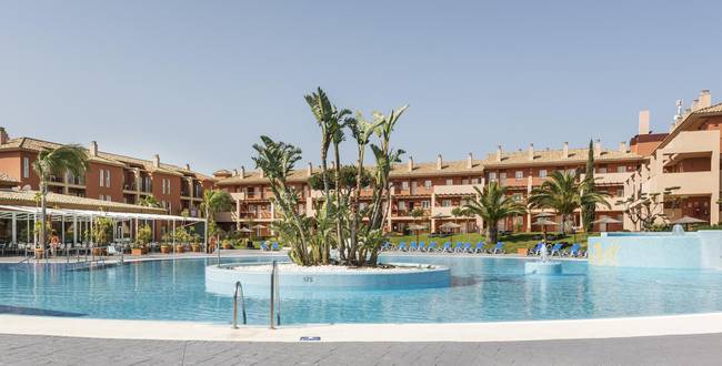Piscina Aparthotel ILUNION Sancti Petri Cádiz Piscina Aparthotel ILUNION Sancti Petri Cádiz