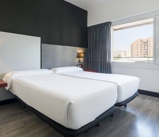 Quarto superior premium Hotel ILUNION Romareda Saragoça Quarto superior premium Hotel ILUNION Romareda Saragoça