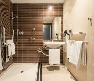 Quarto acessível Hotel Ilunion Almirante Barcelona