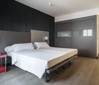 Quarto acessível Hotel ILUNION Suites Madrid
