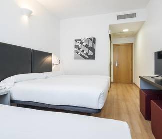 Quarto triplo Hotel ILUNION Aqua 3 Valencia