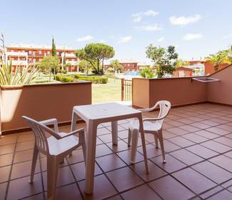 Apartamento de dois quartos com acesso ao jardim Aparthotel ILUNION Sancti Petri Cádiz Apartamento de dois quartos com acesso ao jardim Aparthotel ILUNION Sancti Petri Cádiz