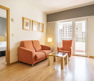 Quarto suite Hotel ILUNION Romareda Saragoça Quarto suite Hotel ILUNION Romareda Saragoça