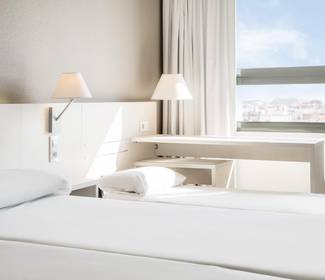 Quarto triplo (3 adultos) Hotel ILUNION Valencia 3 Quarto triplo (3 adultos) Hotel ILUNION Valencia 3