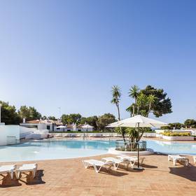 Piscina ilunion menorca Hotel ILUNION Menorca Cala Galdana