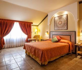Quarto acessível Hotel ILUNION Mérida Palace