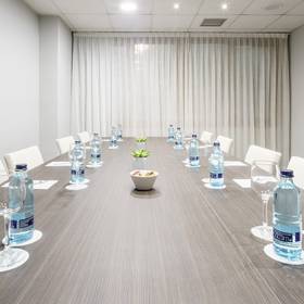 Sala de reuniões Hotel ILUNION Bilbao Sala de reuniões Hotel ILUNION Bilbao