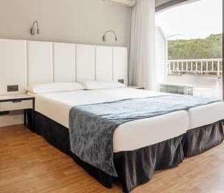 Quarto acessível Hotel ILUNION Caleta Park S'Agaró