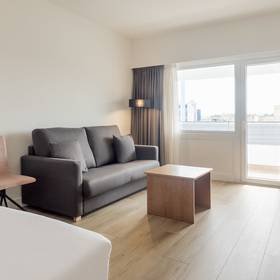 Quarto triplo Hotel ILUNION Romareda Saragoça Quarto triplo Hotel ILUNION Romareda Saragoça