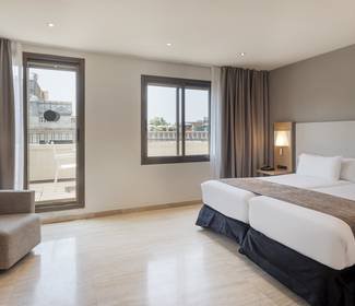 Quarto duplo superior com terraço Hotel Ilunion Almirante Barcelona
