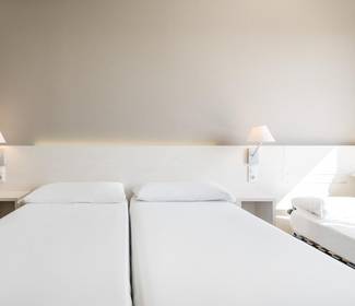 Quarto triplo (2 adultos + 1 criança) Hotel ILUNION Valencia 3 Quarto triplo (2 adultos + 1 criança) Hotel ILUNION Valencia 3