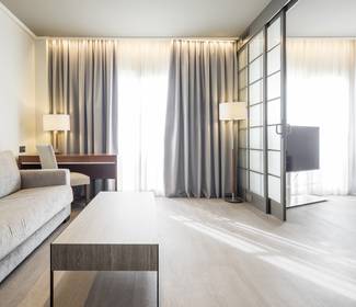 Quarto junior suite Hotel ILUNION Alcora Sevilla Sevilha