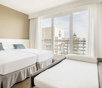 Quarto duplo com crianças Hotel ILUNION Islantilla Huelva