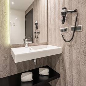 Banho quarto duplo ilunion bel art Hotel ILUNION Bel Art Barcelona Banho quarto duplo ilunion bel art Hotel ILUNION Bel Art Barcelona