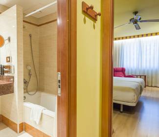 Quarto superior Hotel ILUNION Les Corts – Spa Barcelona Quarto superior Hotel ILUNION Les Corts – Spa Barcelona