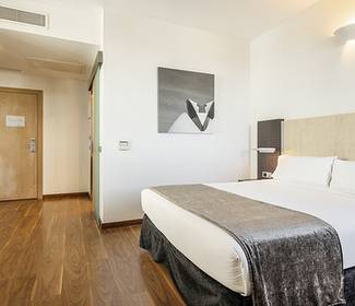 Quarto acessível Hotel ILUNION Aqua 4 Valencia Quarto acessível Hotel ILUNION Aqua 4 Valencia