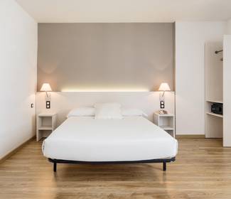 Quarto acessível Hotel ILUNION Valencia 3 Quarto acessível Hotel ILUNION Valencia 3