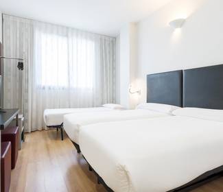 Quarto triplo Hotel ILUNION Aqua 3 Valencia