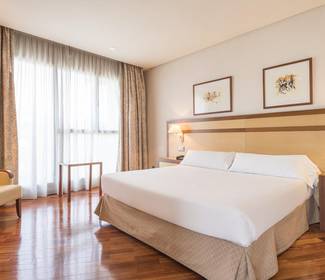 Quarto com sala Hotel ILUNION Alcalá Norte Madrid