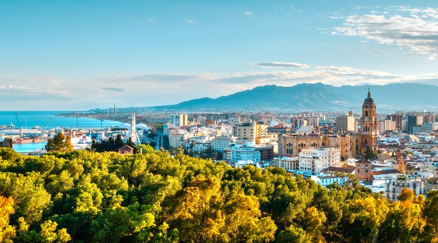 Descubra Málaga este agosto: playas, cultura y el confort de ILUNION Hotels ILUNION Hotels Descubra Málaga este agosto: playas, cultura y el confort de ILUNION Hotels ILUNION Hotels