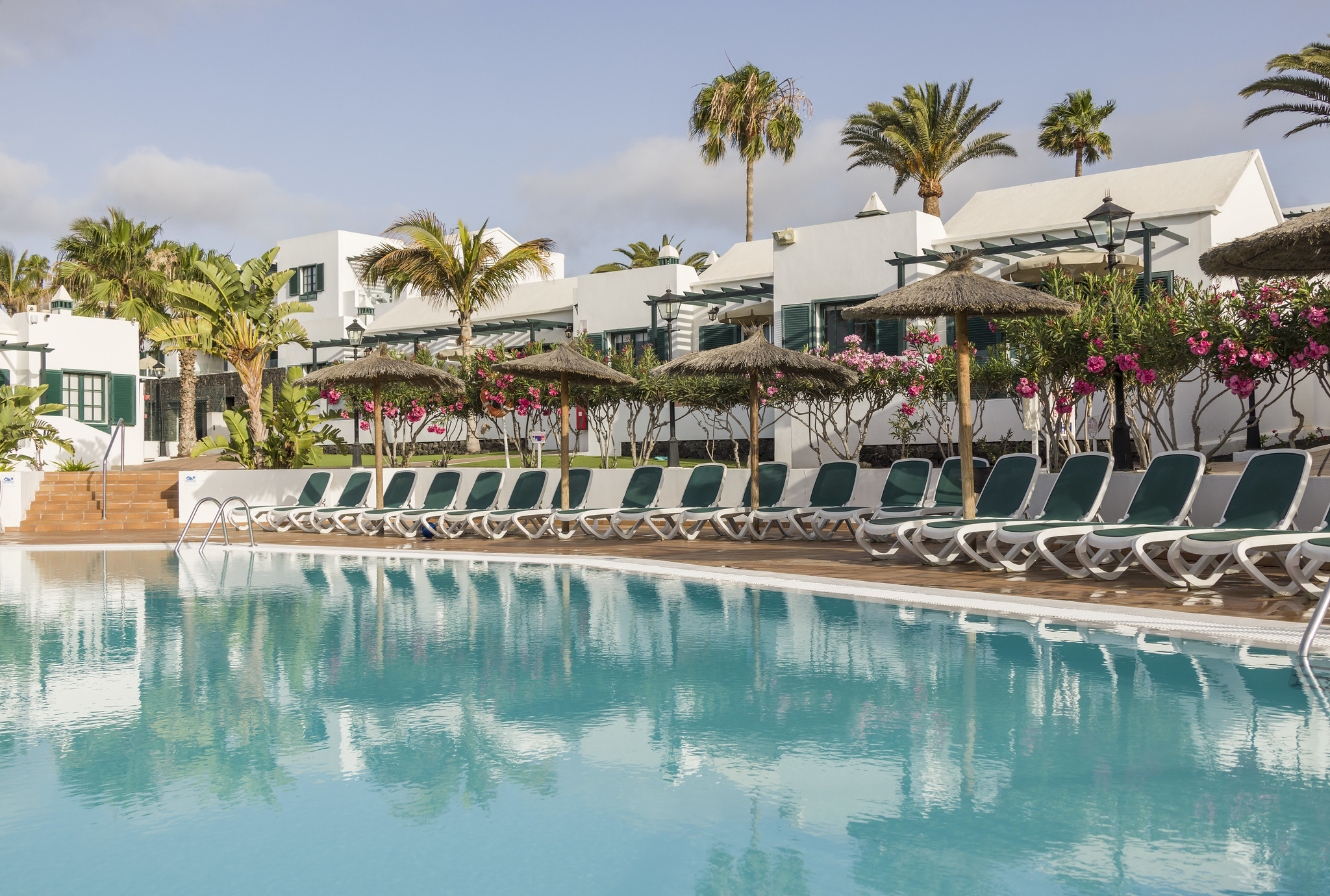 Piscina ILUNION Costa Sal Lanzarote